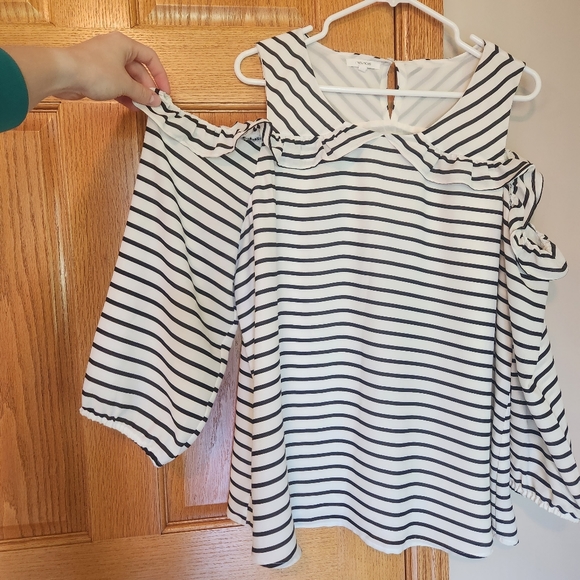 Maurices Cold-Shoulder Top - Picture 2 of 8